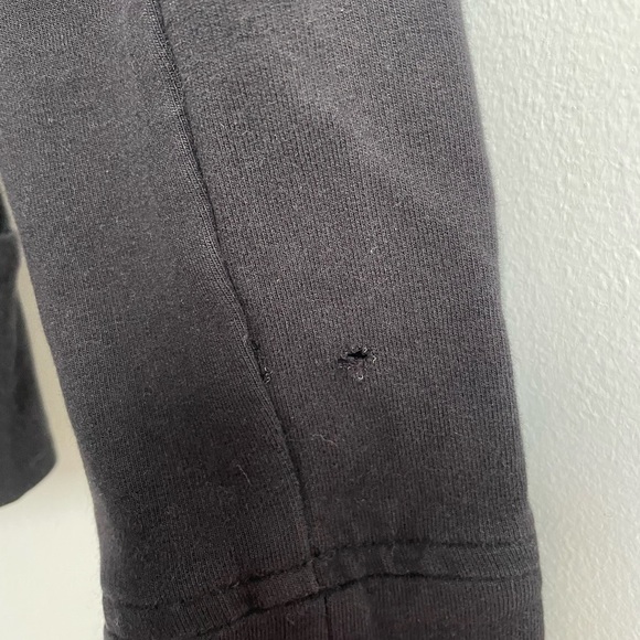 Norma Kamali Black Sweatshirt with from pockets size Small - Picture 6 of 6